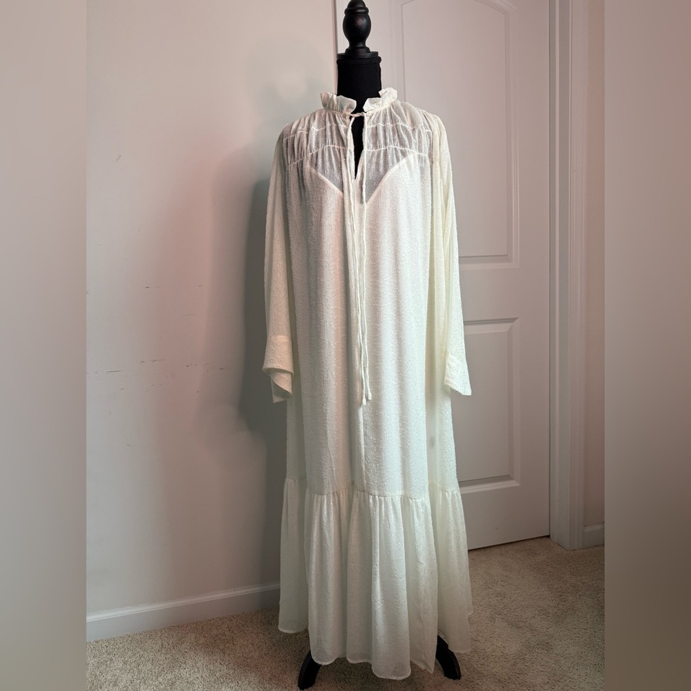 Elegant White Maxi Dress